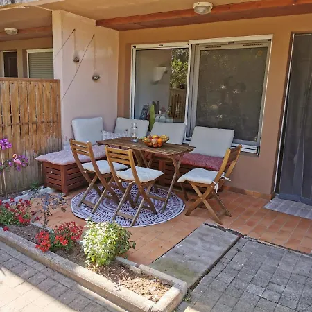 Apartment Neuf A 150m De La Hyeres